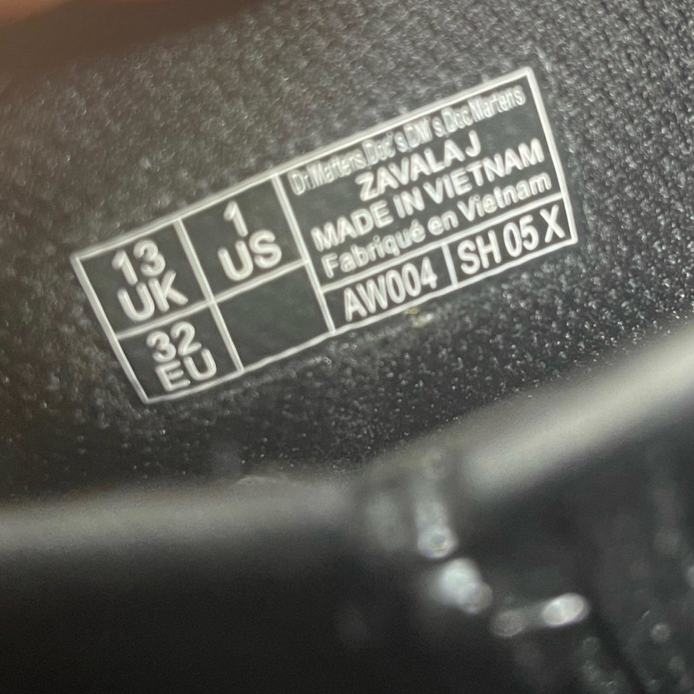 Kids Dr Marten Boots - Picture 3 of 3
